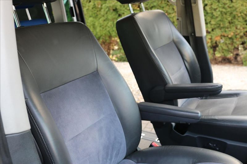 Volkswagen Multivan 2,5 TDi, Tažné , Klima - fotka 29 z 40