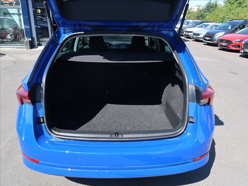 Škoda Octavia 2,0 TDi,110kW,DSG,Serv.k.,DPH - fotka 22 z 28
