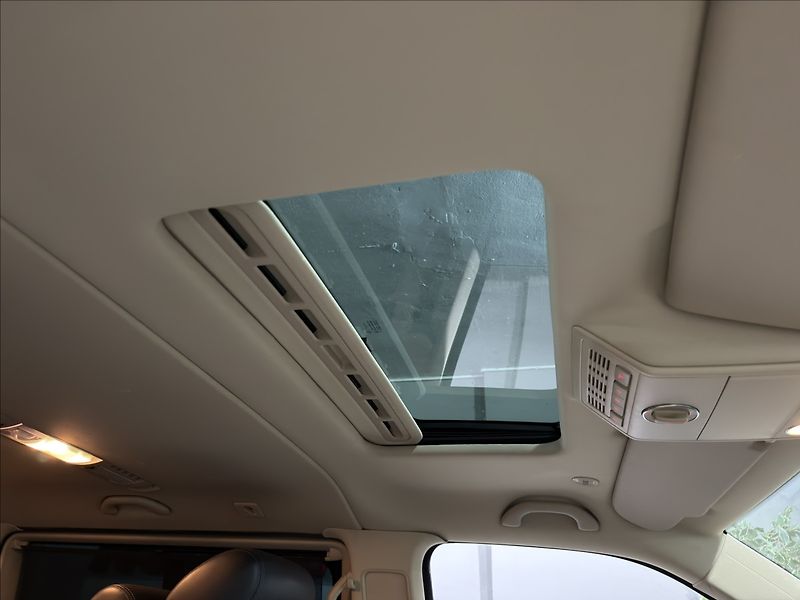 Volkswagen Multivan 2,0   TDI DSG 4M INDIVIDUAL - fotka 28 z 45