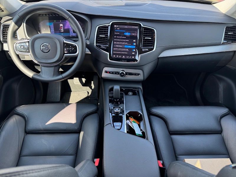 Volvo XC90 (2024) PLUS BRIGHT B5 173kW TAŽNÉ AWD - fotka 9 z 11