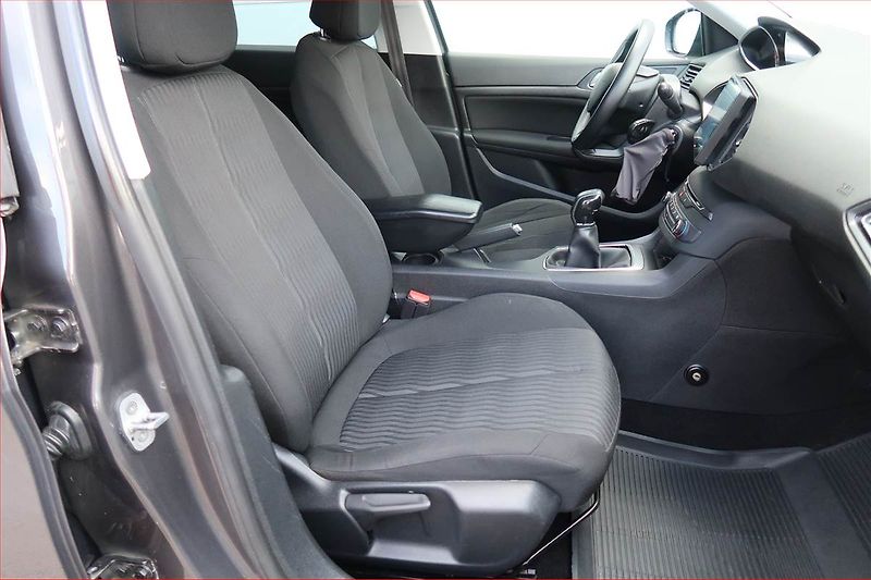 Peugeot 308 (2016) 1.6 BlueHDi, Serv.kniha - fotka 9 z 16