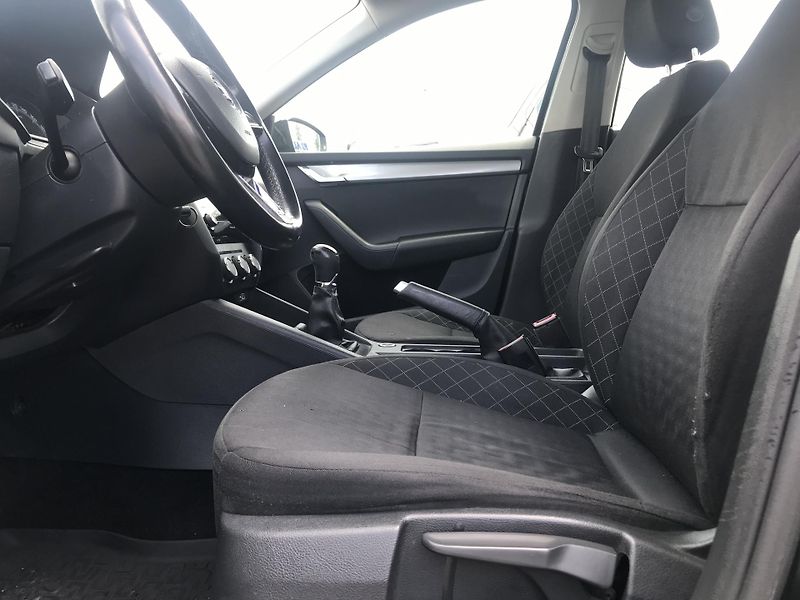 Škoda Octavia 1.6 TDI 85 KW,TEMPOMAT,ČR.. - fotka 9 z 13