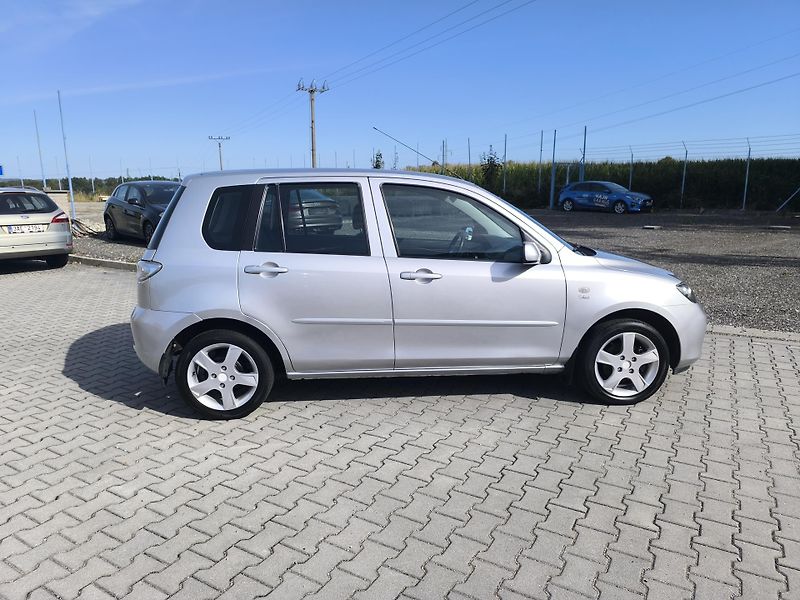 Mazda 2 (2007) 1.3 BENZÍN.DOL. KM - fotka 8 z 27