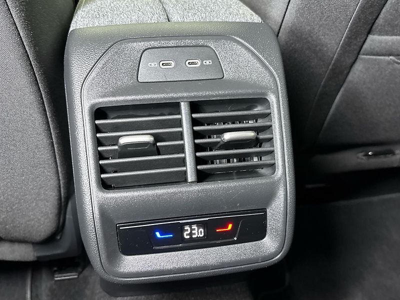Škoda Superb Selection DSG - fotka 22 z 30