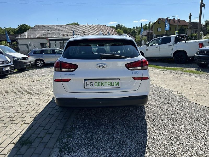Hyundai i30 1.5 DPI 80kW serviska - fotka 4 z 34