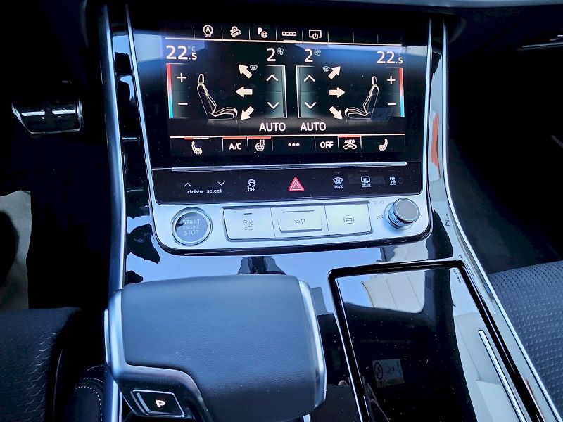 Audi Q8 (2025) 50 TDI 210kW quattro - fotka 21 z 30