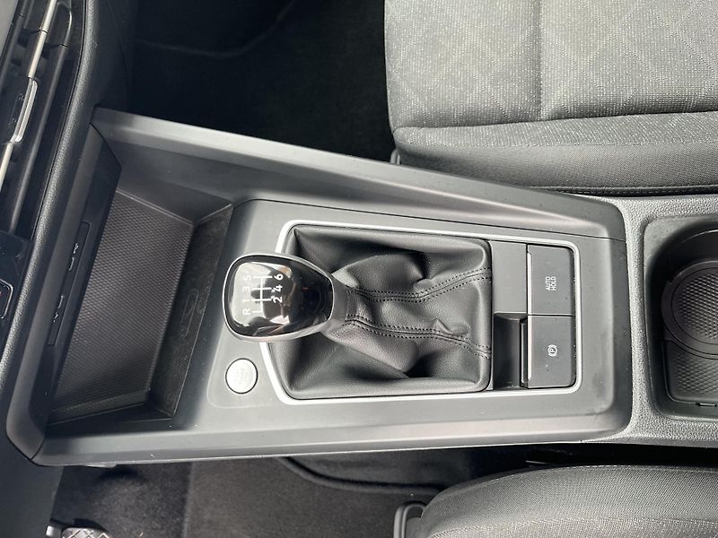 Volkswagen Golf 1.5 TSi  110 kW ČR - fotka 21 z 34