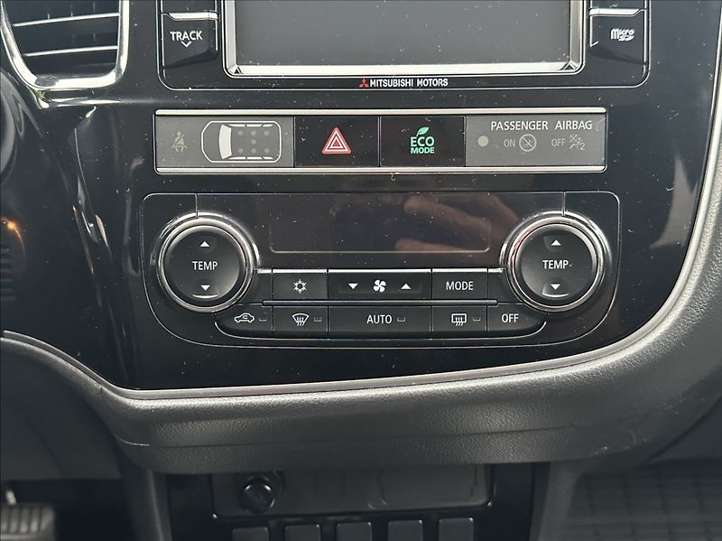 Mitsubishi Outlander 2,0 150PS  Active A/T - fotka 26 z 52