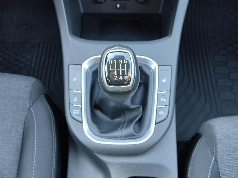 Hyundai i30 1,5   1,5 T-GDI mHEV Smart 117 - fotka 16 z 30