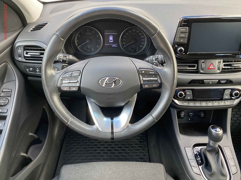 Hyundai i30 (2023) 1.0 T-GDi, 2.maj,ČR, Smart - fotka 11 z 19