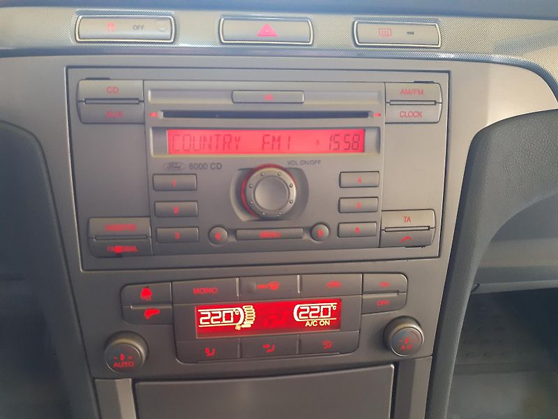 Ford S-MAX 1.8 TDCI DGIKLIMA 7míst - fotka 10 z 20