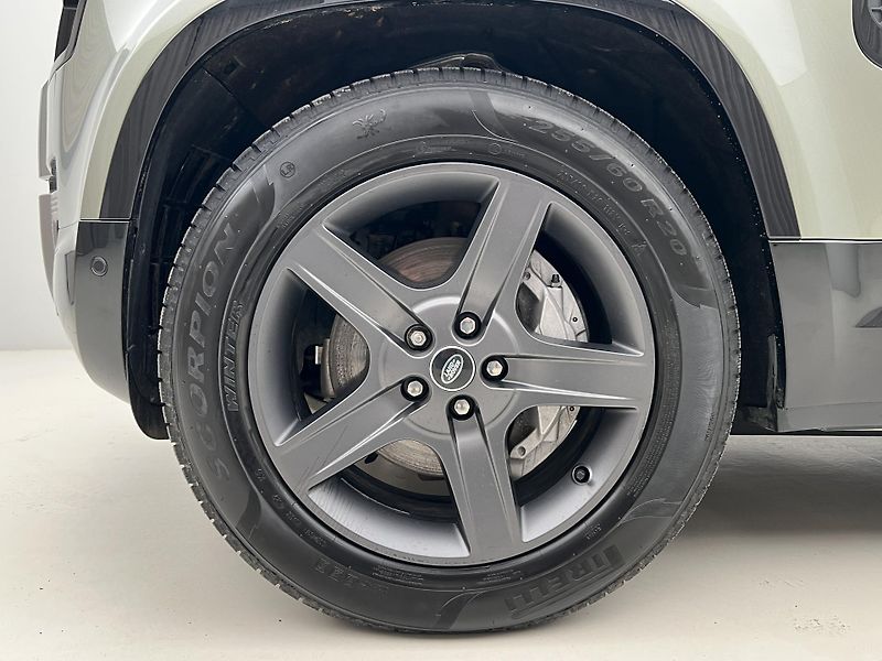 Land Rover Defender 110 D300 X-DYNAMIC SE AWD AUT  - fotka 14 z 48