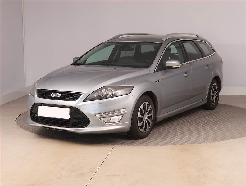 Ford Mondeo (2013) 2.0 TDCi, Navi, Xenony - fotka 2 z 14