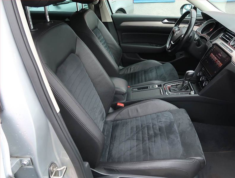 Volkswagen Passat (2018) Highline 2.0 TDI, Automat - fotka 9 z 17