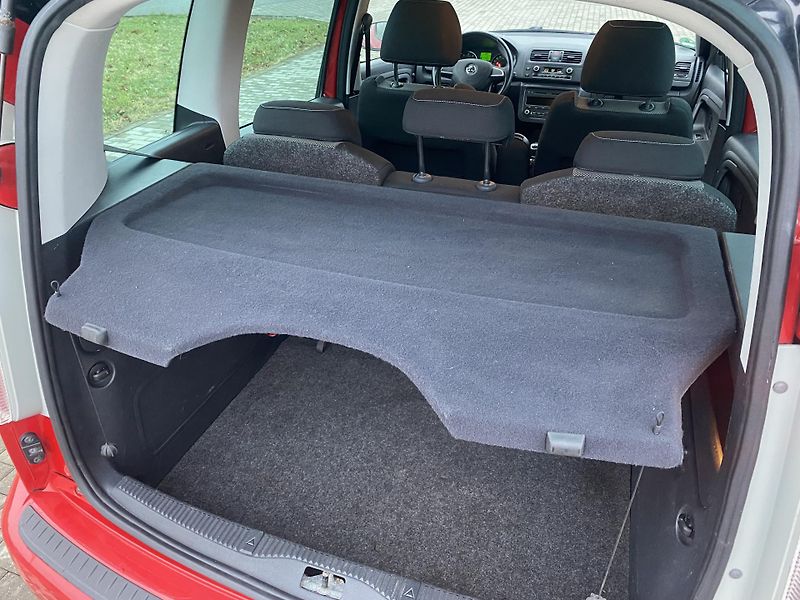 Škoda Roomster (2014) 1.2TSi MODEL NOIRE - fotka 54 z 65