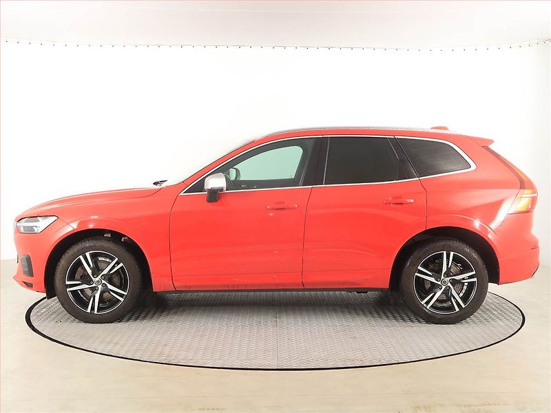 Volvo XC60 (2019) D4, 4X4, Automat, Kůže, Navi - fotka 3 z 19