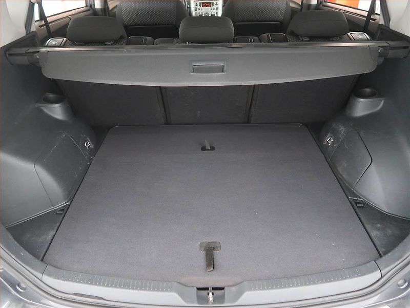 Toyota Verso (2011) 2.2 D-CAT, po STK, Tažné - fotka 12 z 12