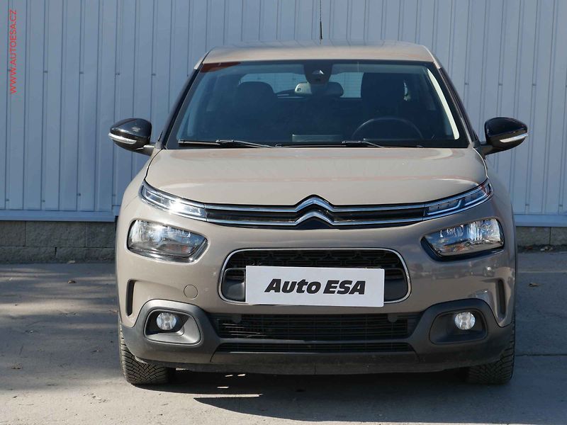 Citroën C4 Cactus (2019) 1.2 PT, 2.maj,ČR, Feel, TZ - fotka 2 z 22