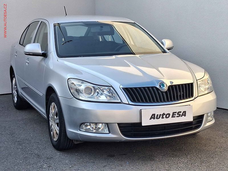 Škoda Octavia (2012) 1.2 TSi, Ambition, park. - fotografie inzerátu