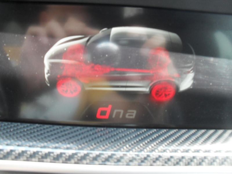 Alfa Romeo Stelvio 2,9 Bi-Turbo V6 Quadrifoglio - fotka 25 z 32