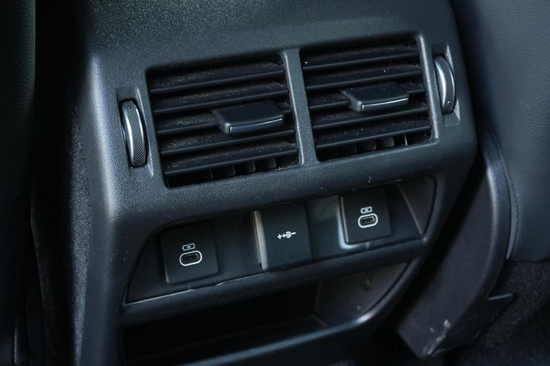 Land Rover Discovery Sport P200 R-Dynamic SE, DPH, Tažné - fotka 35 z 40