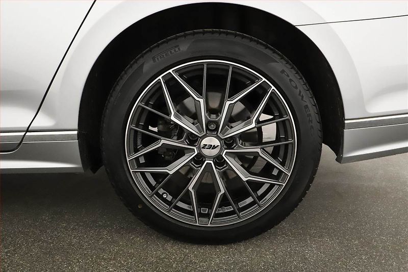 Volkswagen Passat (2019) 2.0 TDI, Automat, Kůže, Navi - fotka 20 z 20