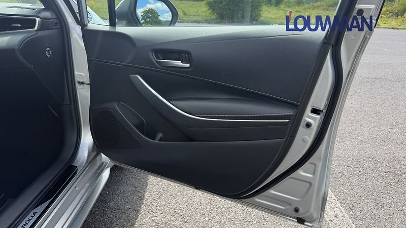 Toyota Corolla 1.8 HEV CVT Style - fotka 18 z 27