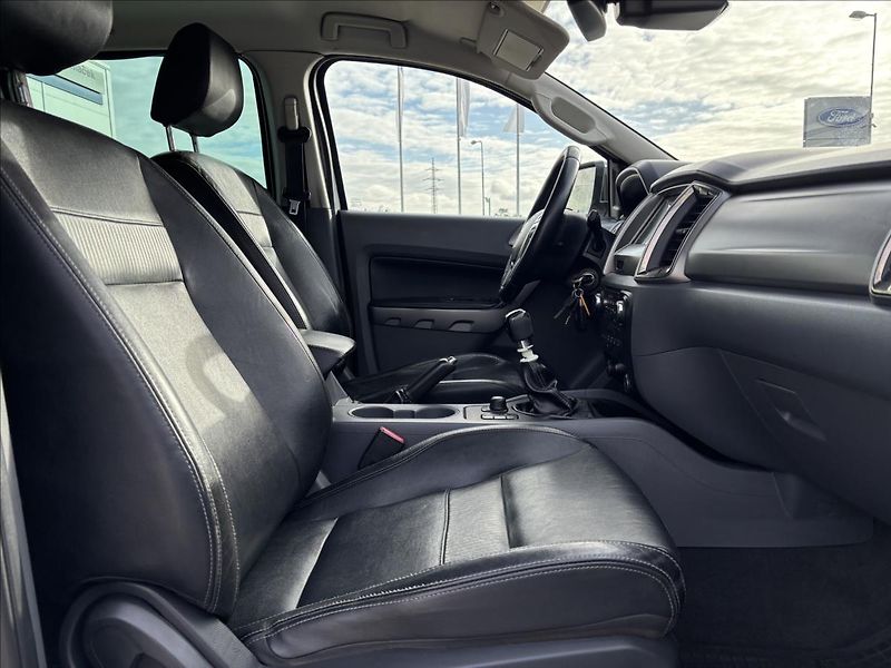 Ford Ranger 3,2 Limited 147kW DPH - fotka 20 z 37
