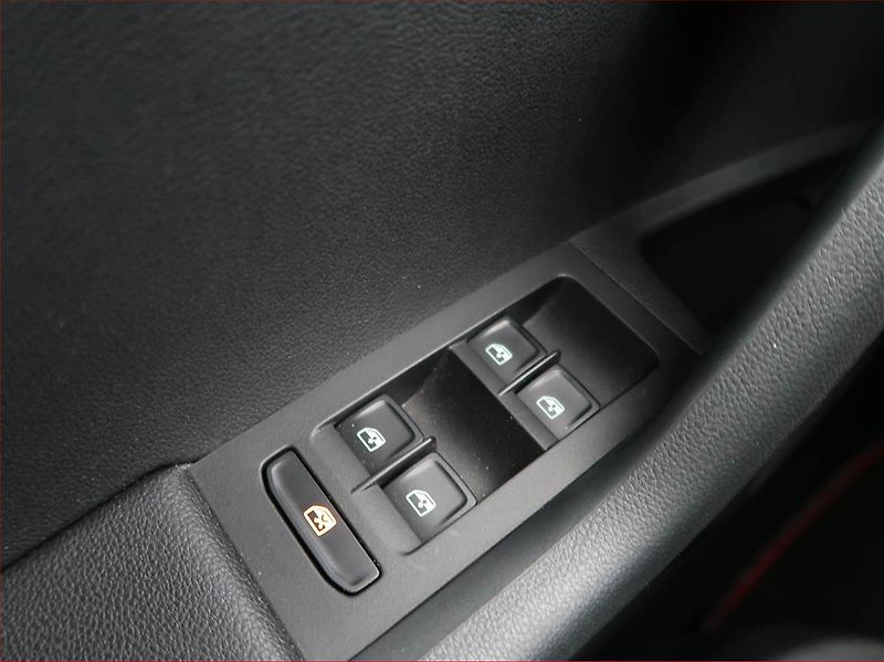 Škoda Octavia (2018) RS 2.0 TSI, Automat, Navi - fotka 17 z 23