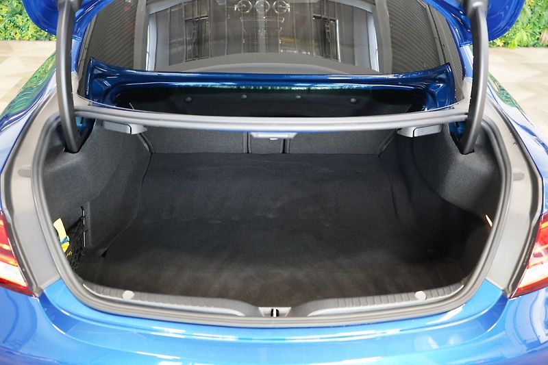 Mercedes-Benz Třídy C (2022) 63s*AMG*CERAMIC*HUD*CARBON*360 - fotka 21 z 44