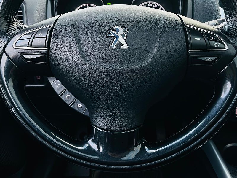 Peugeot 4008 1.8HDI 4x4 VÝHŘEV KAMERA TAŽNÉ - fotka 27 z 52
