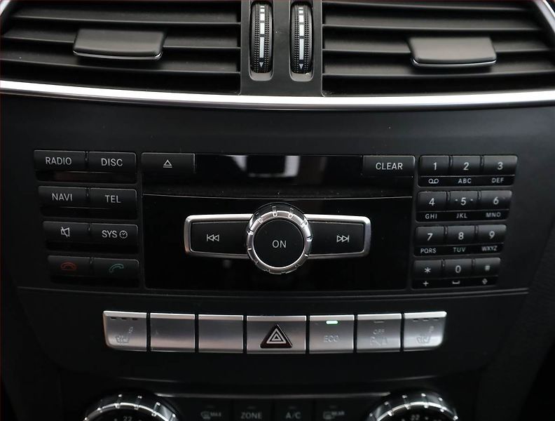 Mercedes-Benz Třídy C (2012) C 200 CDI, Automat, Xenony - fotka 14 z 19