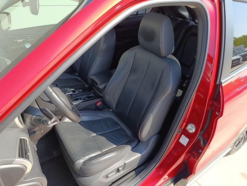 Mitsubishi Eclipse Cross 1.5T-MIVEC INSTYLE ČR  - fotka 11 z 35