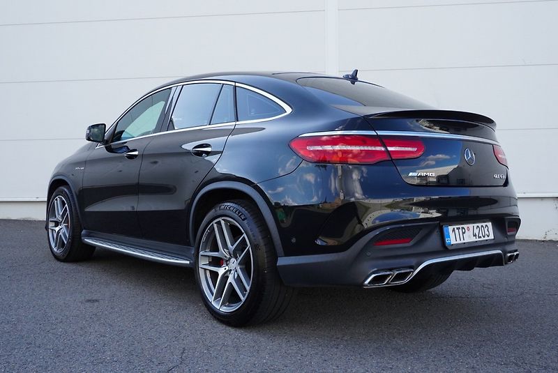 Mercedes-Benz GLE 63S AMG 4M - fotka 8 z 50