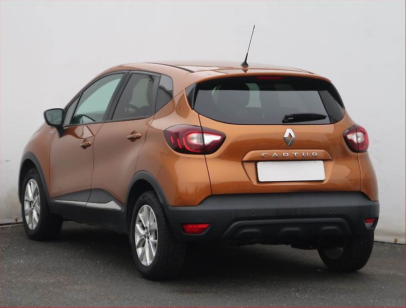 Renault Captur (2018) Limited 0.9 TCe, Serv.kniha - fotka 4 z 21