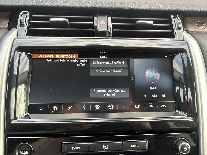 Land Rover Discovery 2.0SD4 177kW LUXURY 7-Míst TZ - fotka 22 z 29