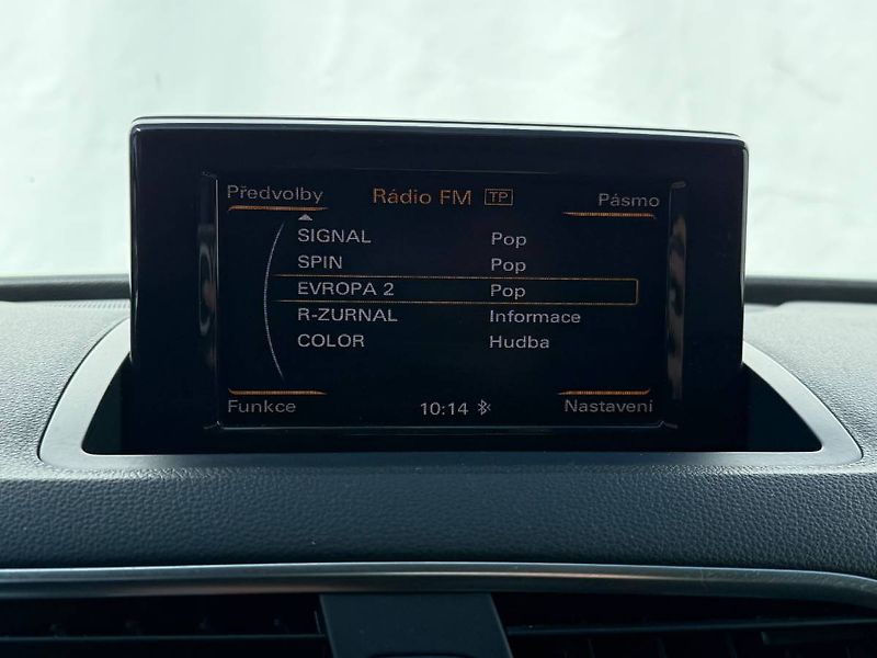 Audi Q3 (2012) 2.0 TFSI 125 kW S-line 4x4 - fotka 12 z 23