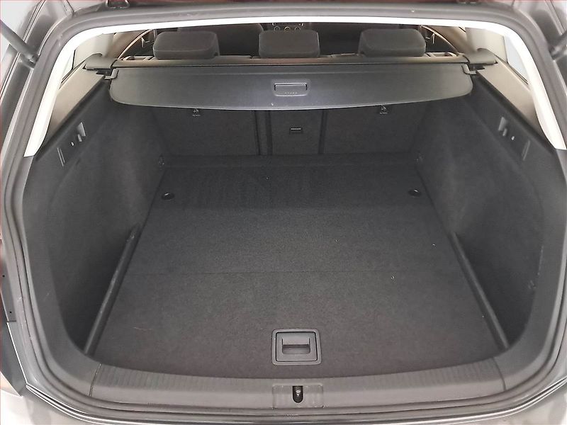 Volkswagen Golf (2017) 1.0 TSI, Tempomat - fotka 14 z 16