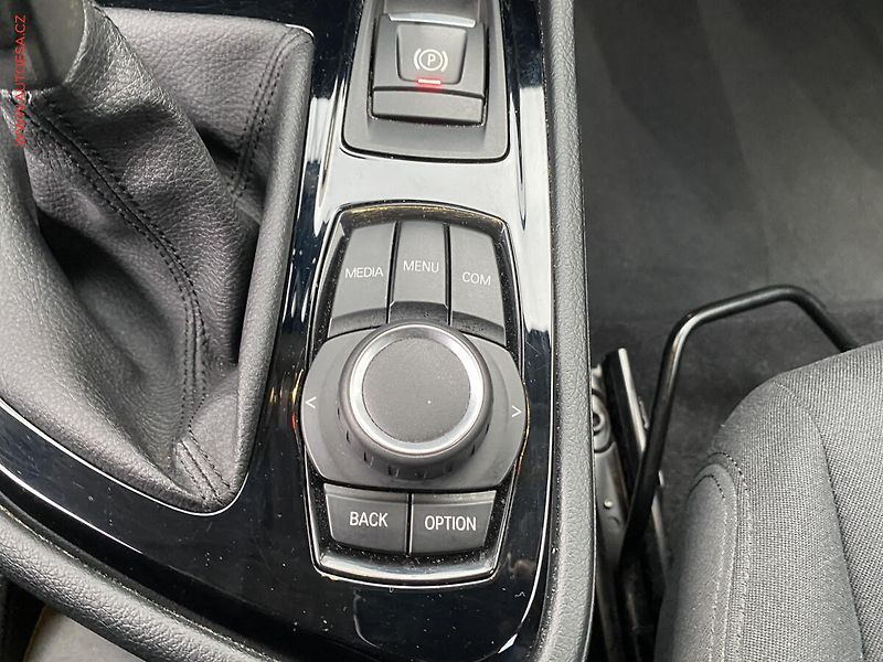BMW Řada 2 (2019) 1.5 i 218i, Advantage, LED - fotka 17 z 19