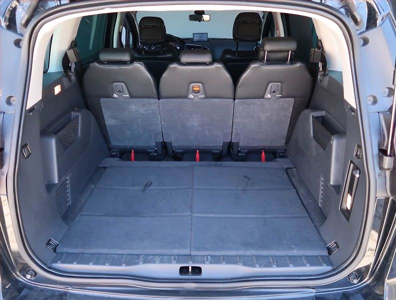 Peugeot 5008 (2012) 1.6 HDi, Automat, Tempomat - fotka 14 z 16
