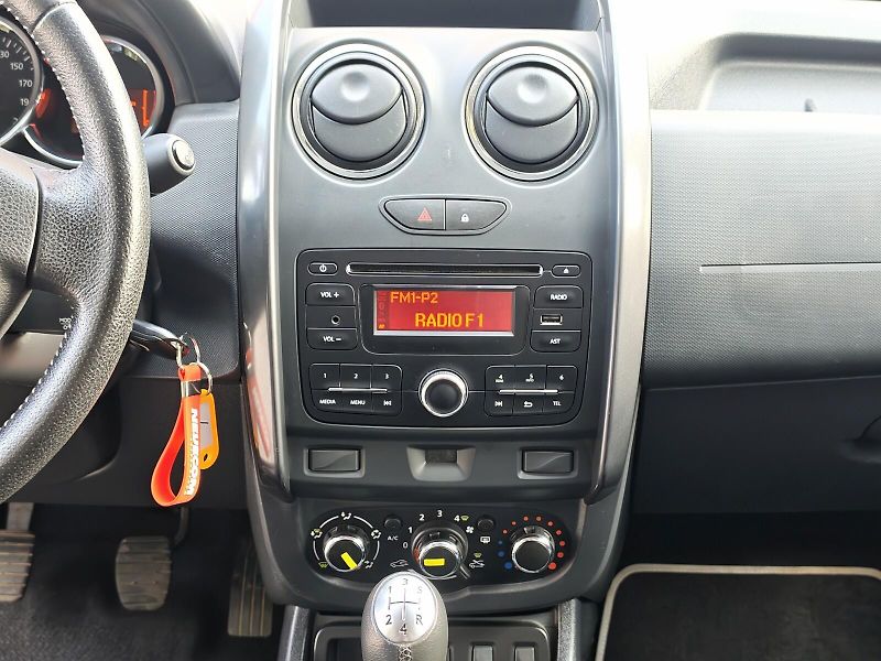 Dacia Duster (2016) 1.6i Arctica - fotka 13 z 21