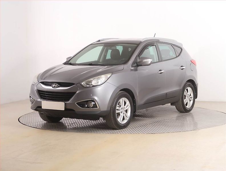 Hyundai ix35 (2013) 1.6 GDI, Serv.kniha, Tempomat - fotka 2 z 17