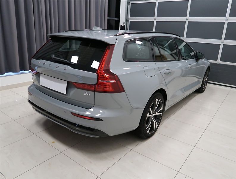 Volvo V60 2,0 B4 AT PLUS NAVI KAMERA ČR - fotka 4 z 24