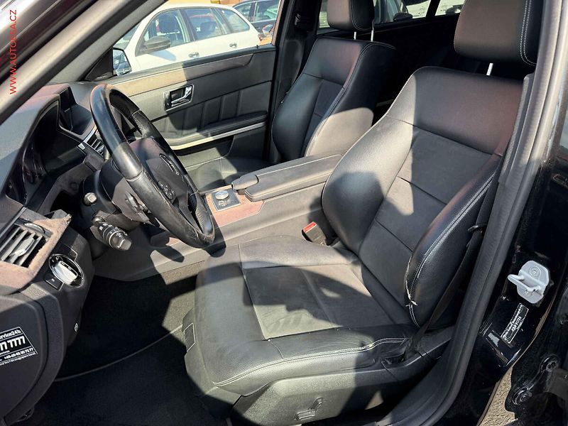 Mercedes-Benz Třídy E (2010) 350CDi 4Mat, kůže, autoAC - fotka 9 z 24