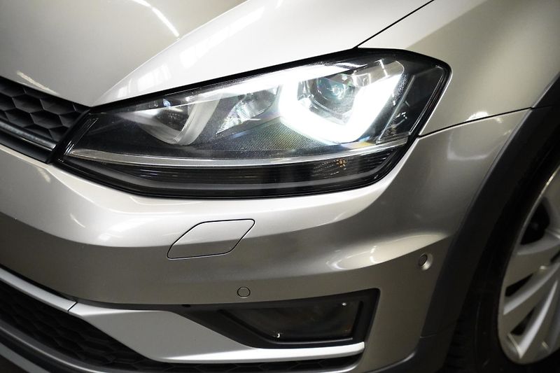 Volkswagen Golf - fotka 9 z 27