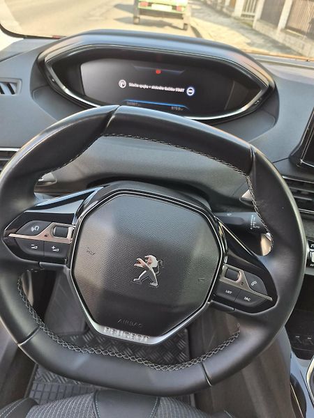 Peugeot 5008 (2022) - fotka 5 z 21