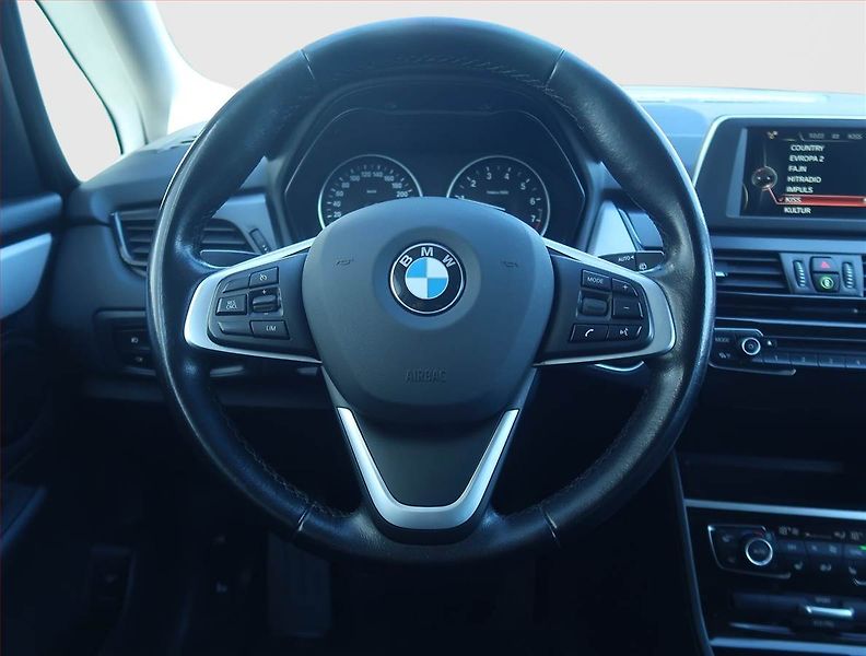 BMW Řada 2 (2017) 218i Gran Tourer, Serv.kniha - fotka 15 z 18