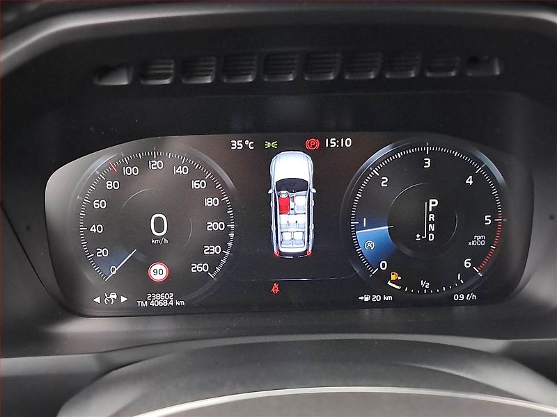 Volvo XC90 (2015) D5 AWD - fotka 11 z 29