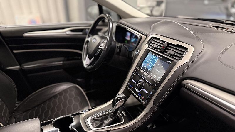 Ford Mondeo (2018) 2.0 hybrid,VIGNALE,MASÁŽ - fotka 17 z 34