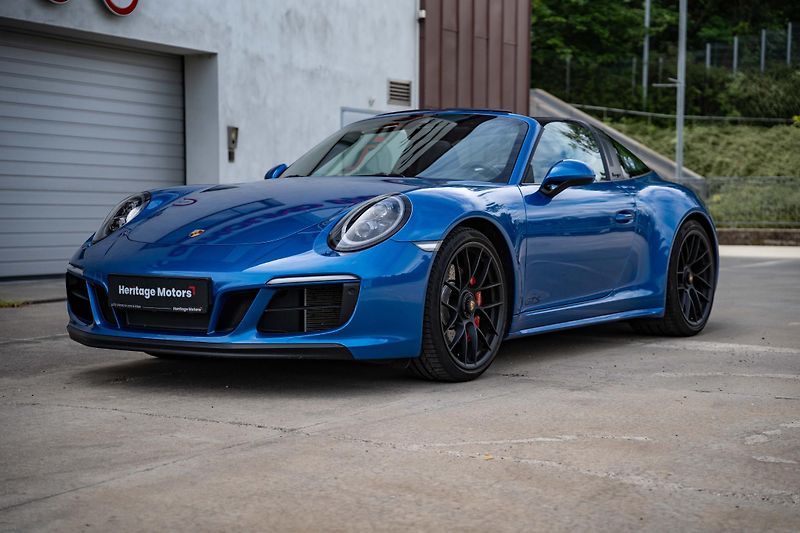 Porsche 911 (2018) 991 4 GTS Targa - fotka 2 z 38